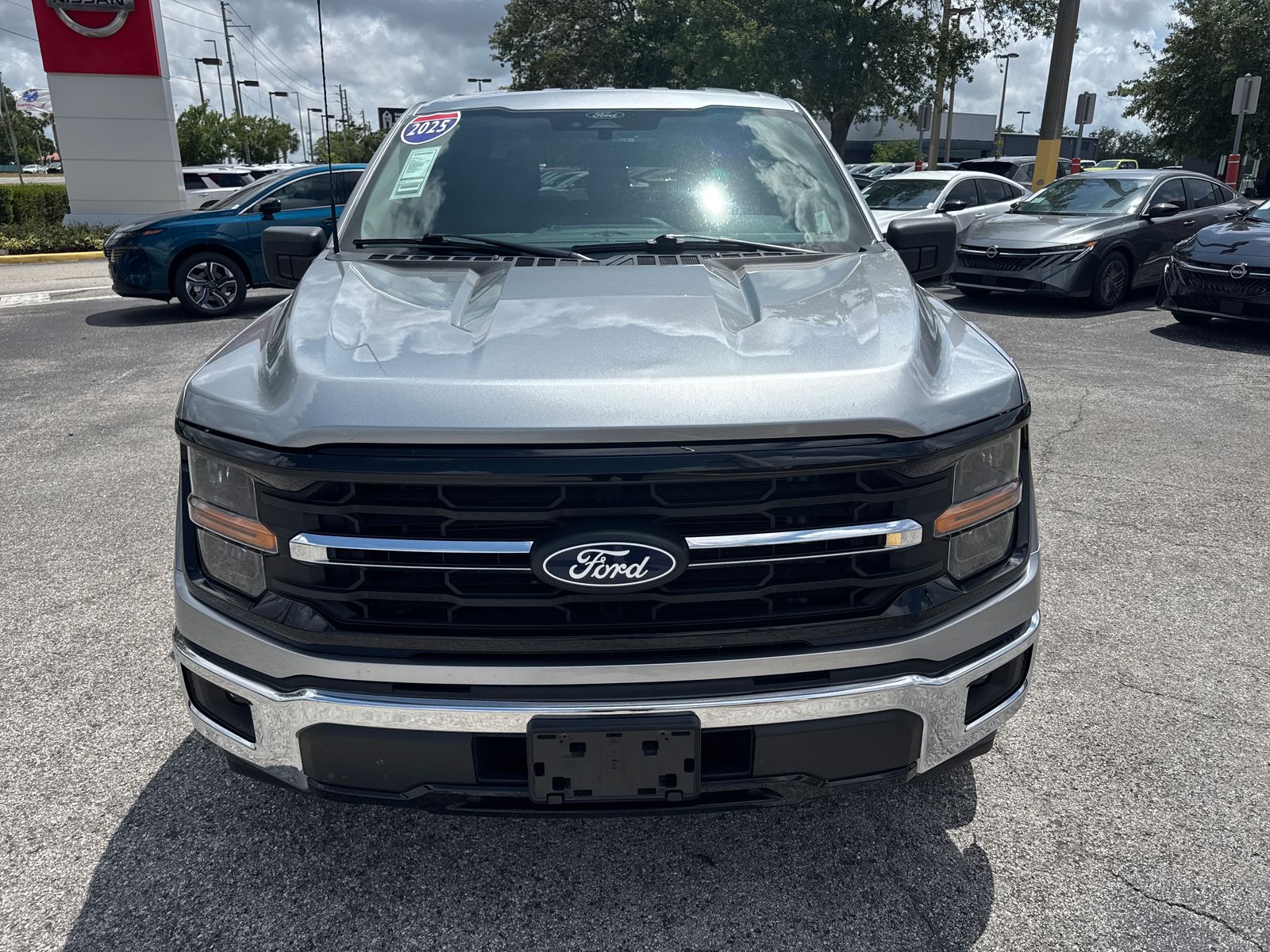 2025 Ford F-150 XLT Image 2 of 24
