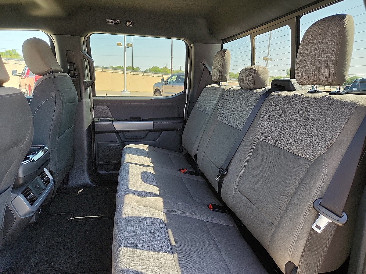 2025 Ford F-150 XLT Image 5 of 12