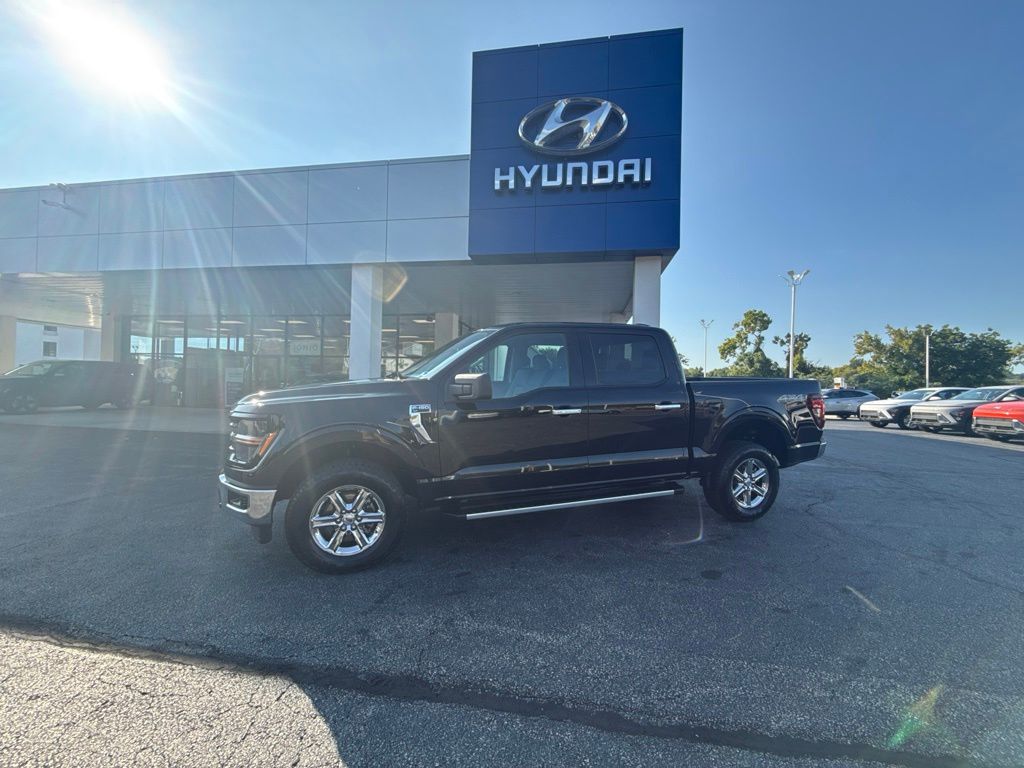 2025 Ford F-150 XLT Image 2 of 22