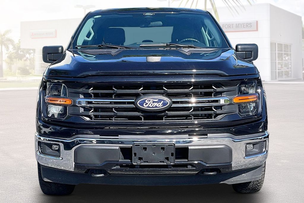 2025 Ford F-150 XLT Image 2 of 35