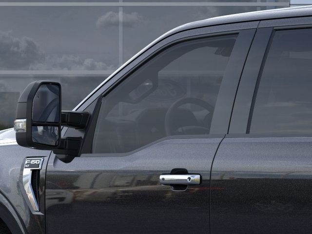 Vehicle image 20 of 22