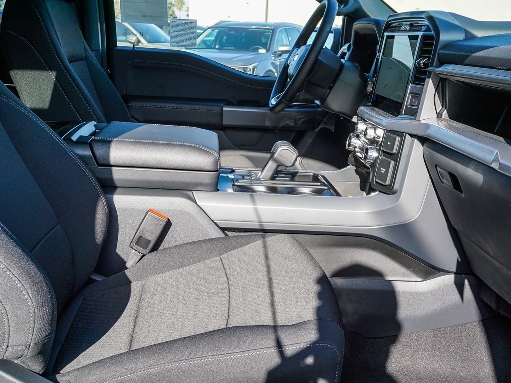 2025 Ford F-150 XLT Image 22 of 48