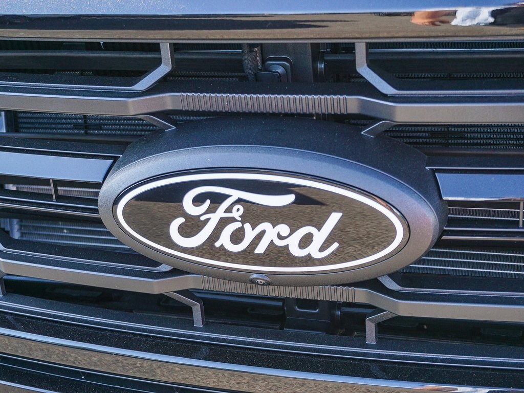 2025 Ford F-150 XLT Image 32 of 48