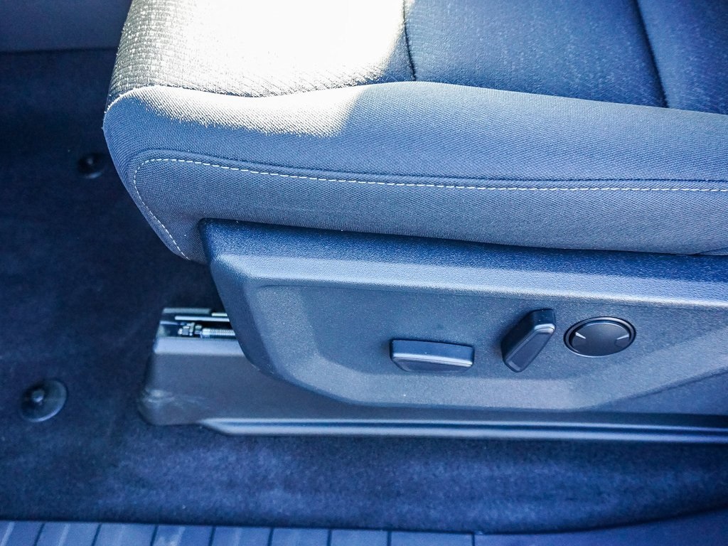 2025 Ford F-150 XLT Image 30 of 48