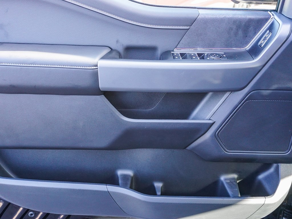 2025 Ford F-150 XLT Image 28 of 48