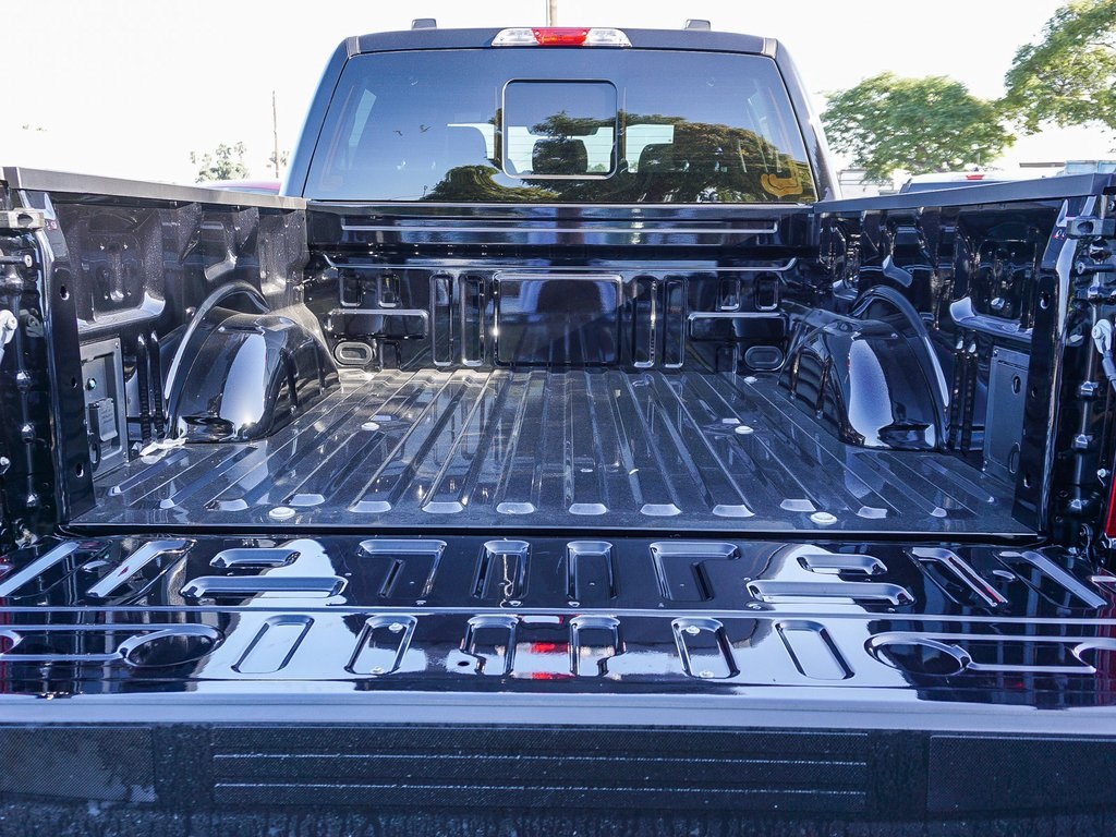 2025 Ford F-150 XLT Image 18 of 48