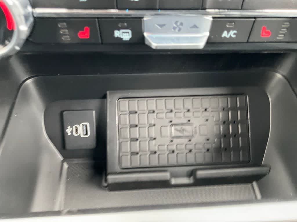 Vehicle image 19 of 28