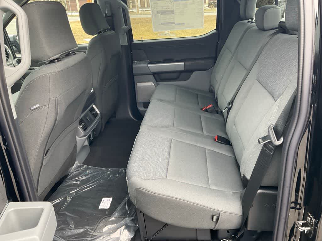 Vehicle image 12 of 28