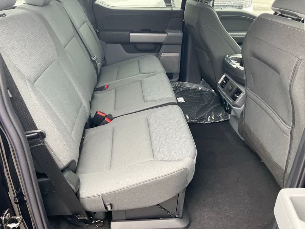 Vehicle image 11 of 28