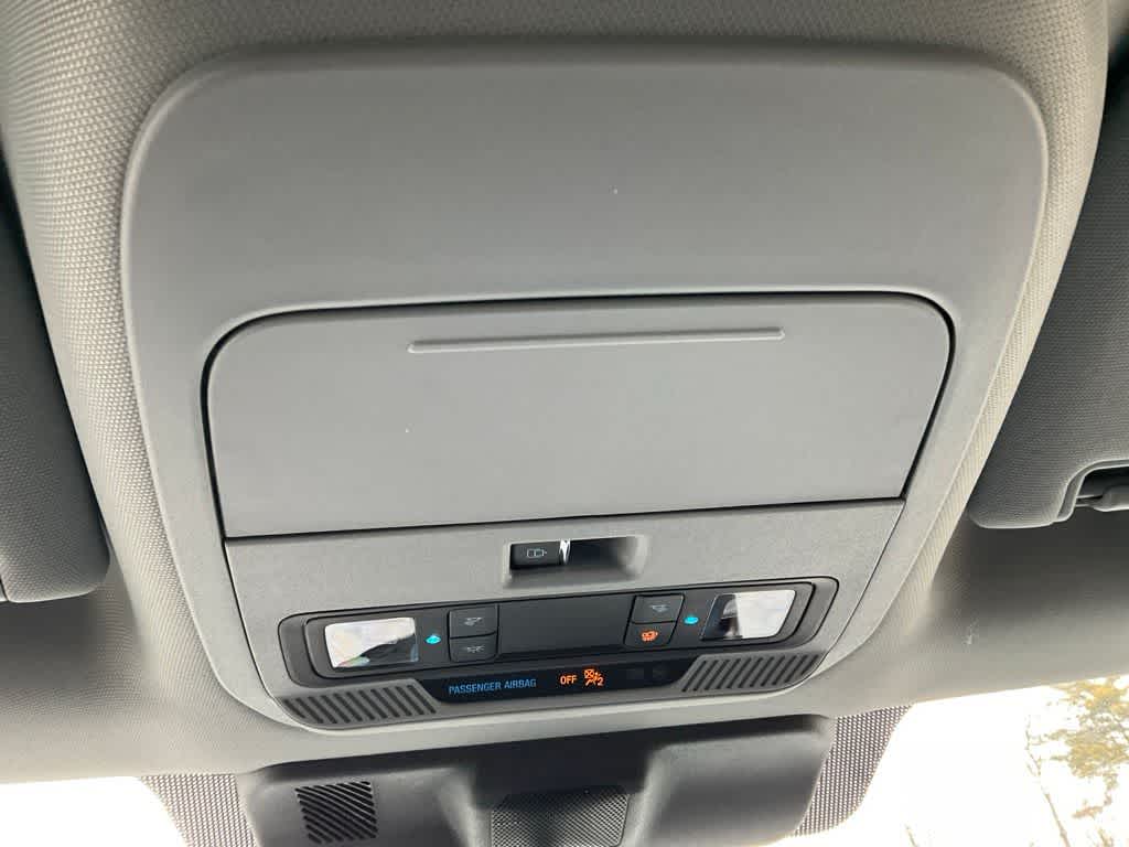 Vehicle image 21 of 28
