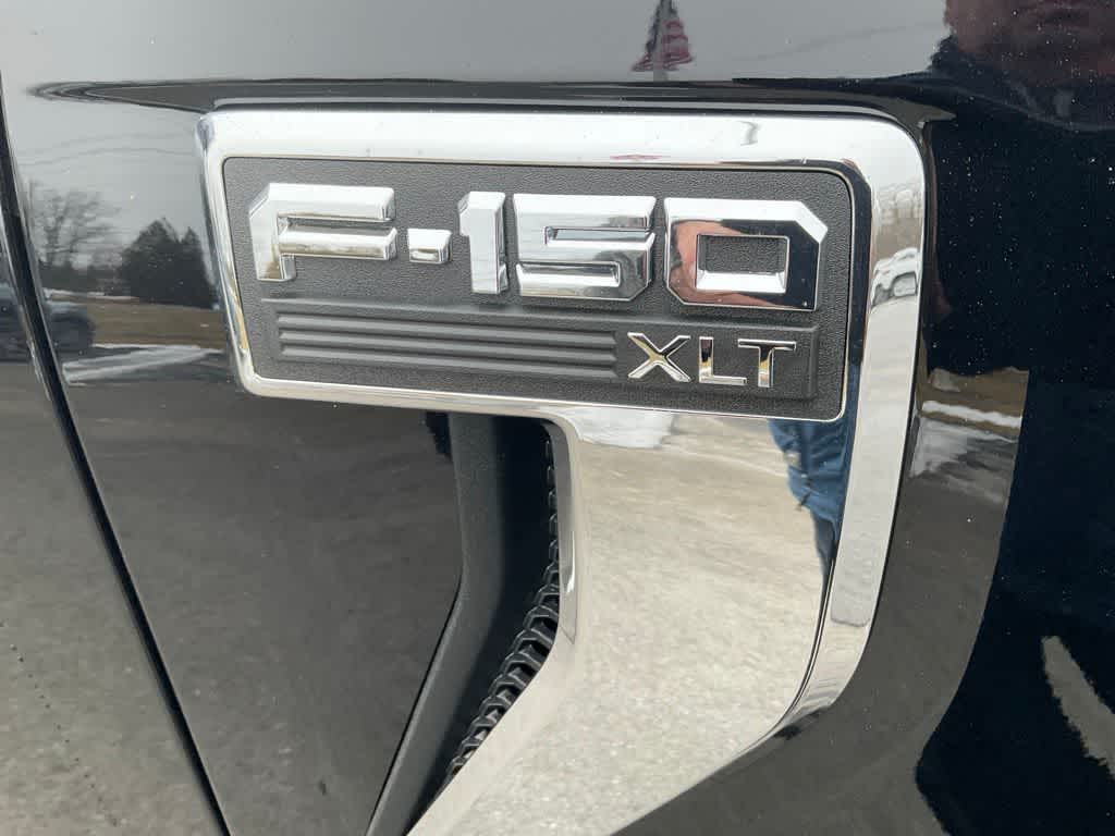 Vehicle image 24 of 28