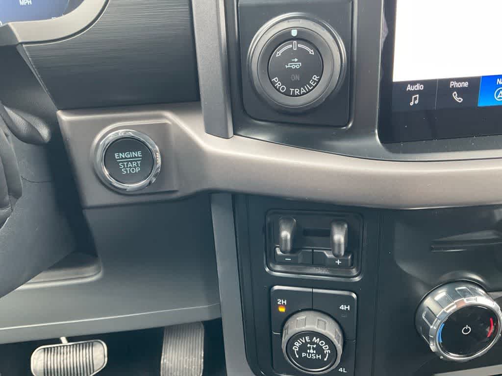 Vehicle image 17 of 28