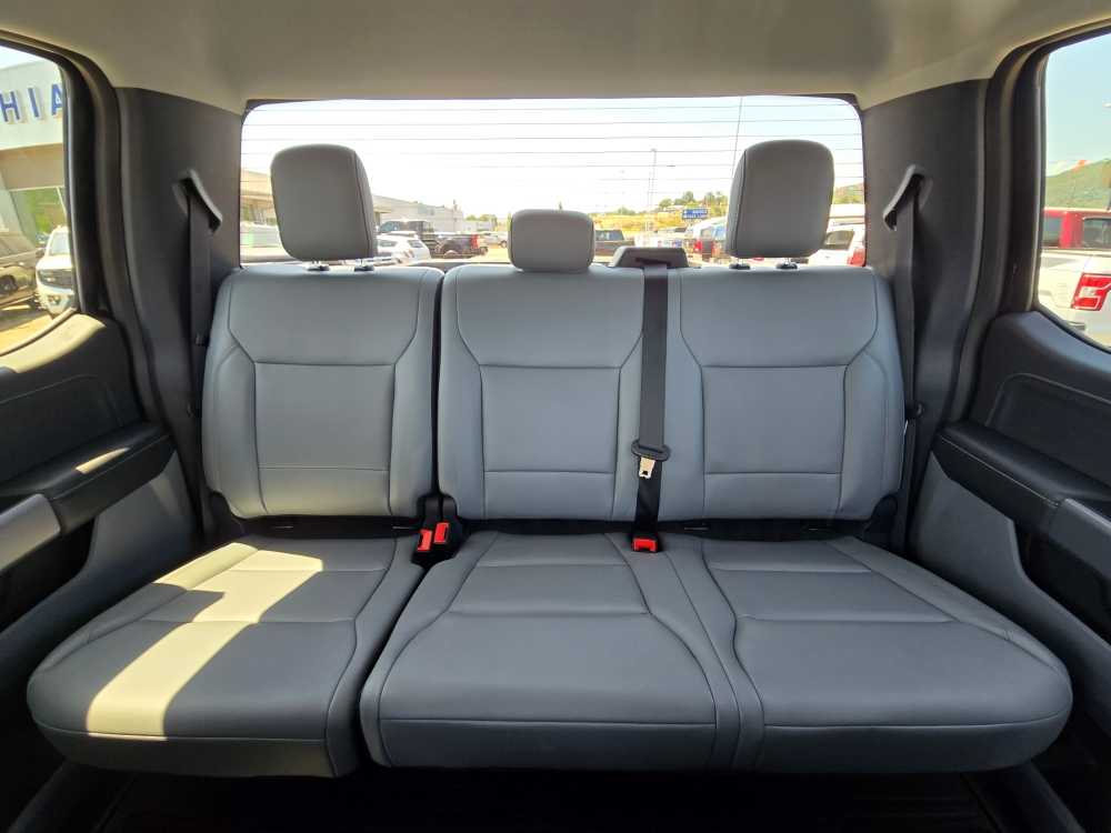 Vehicle image 19 of 22