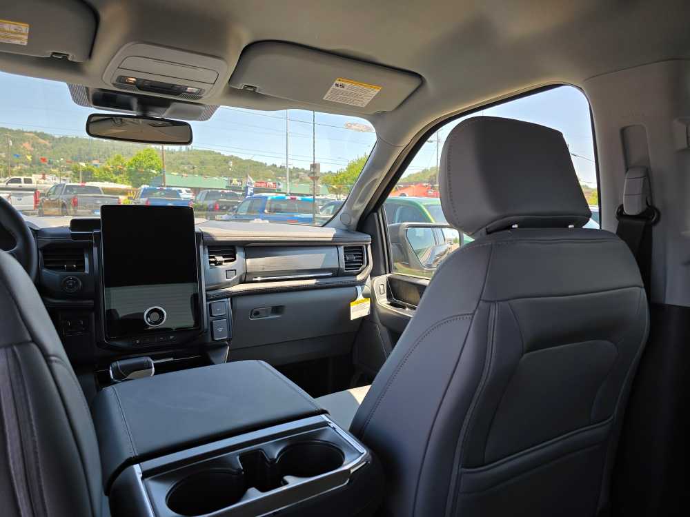Vehicle image 16 of 22