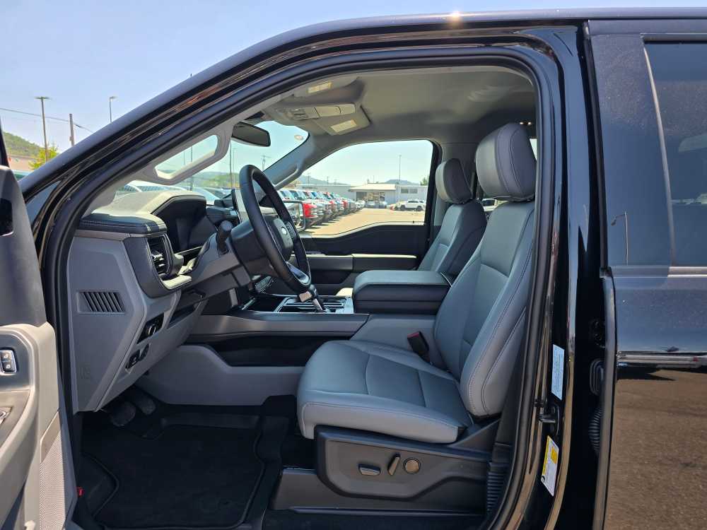 Vehicle image 11 of 22