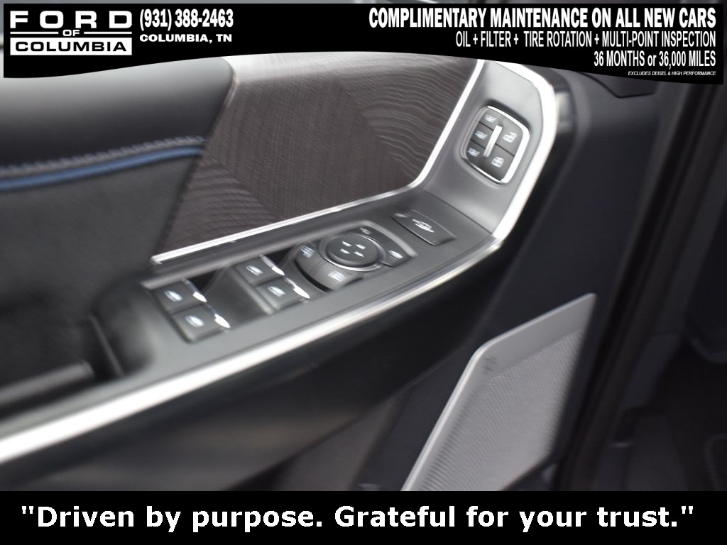 Vehicle image 37 of 44