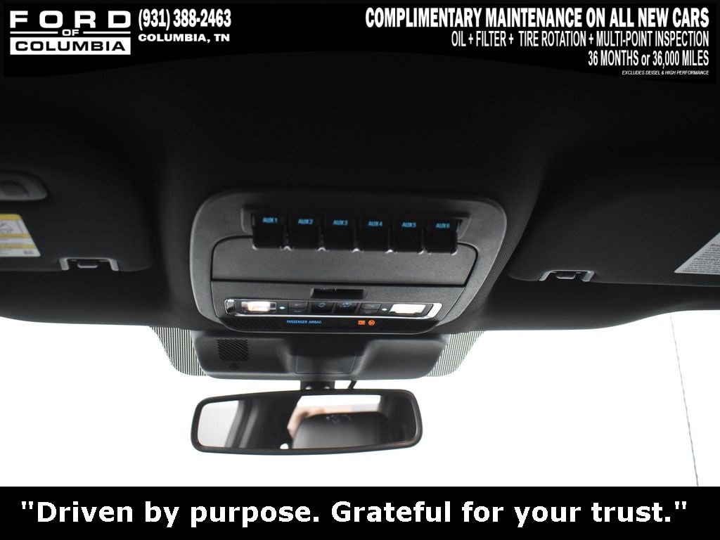 Vehicle image 32 of 44