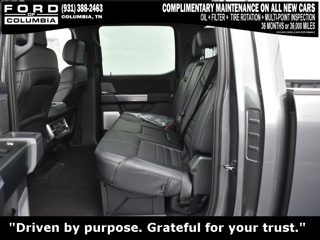 Vehicle image 33 of 44