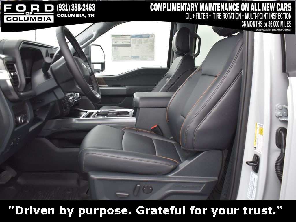 Vehicle image 37 of 44