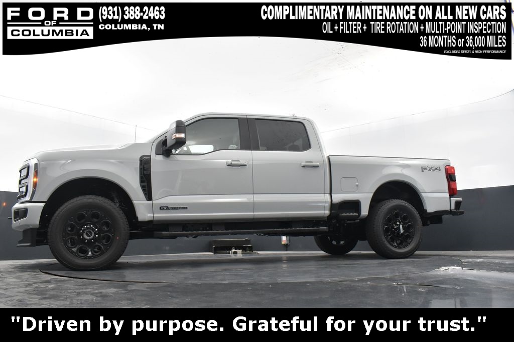 Vehicle image 32 of 44