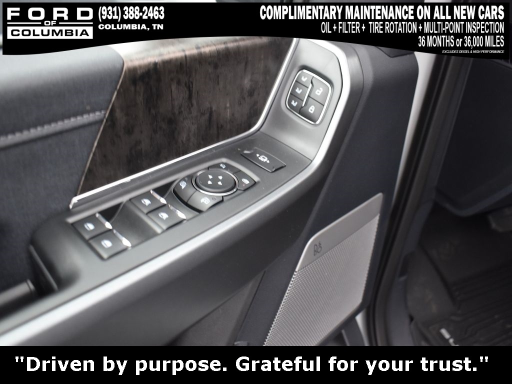 Vehicle image 34 of 44