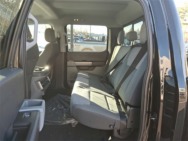 Vehicle image 7 of 9