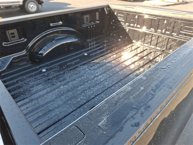 Vehicle image 5 of 9