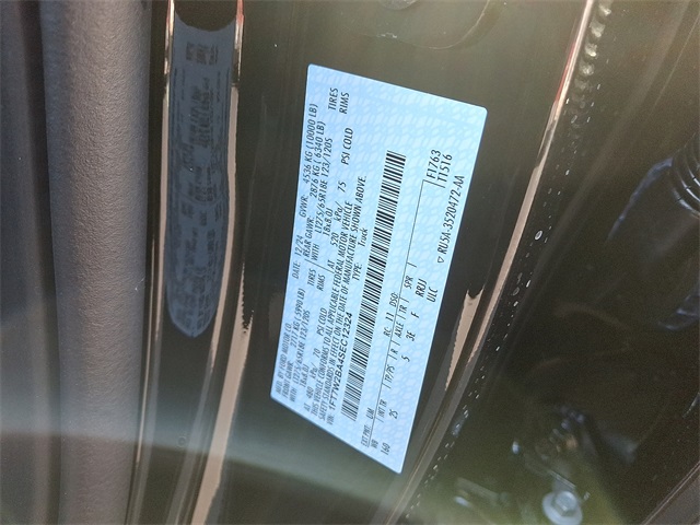 Vehicle image 8 of 9