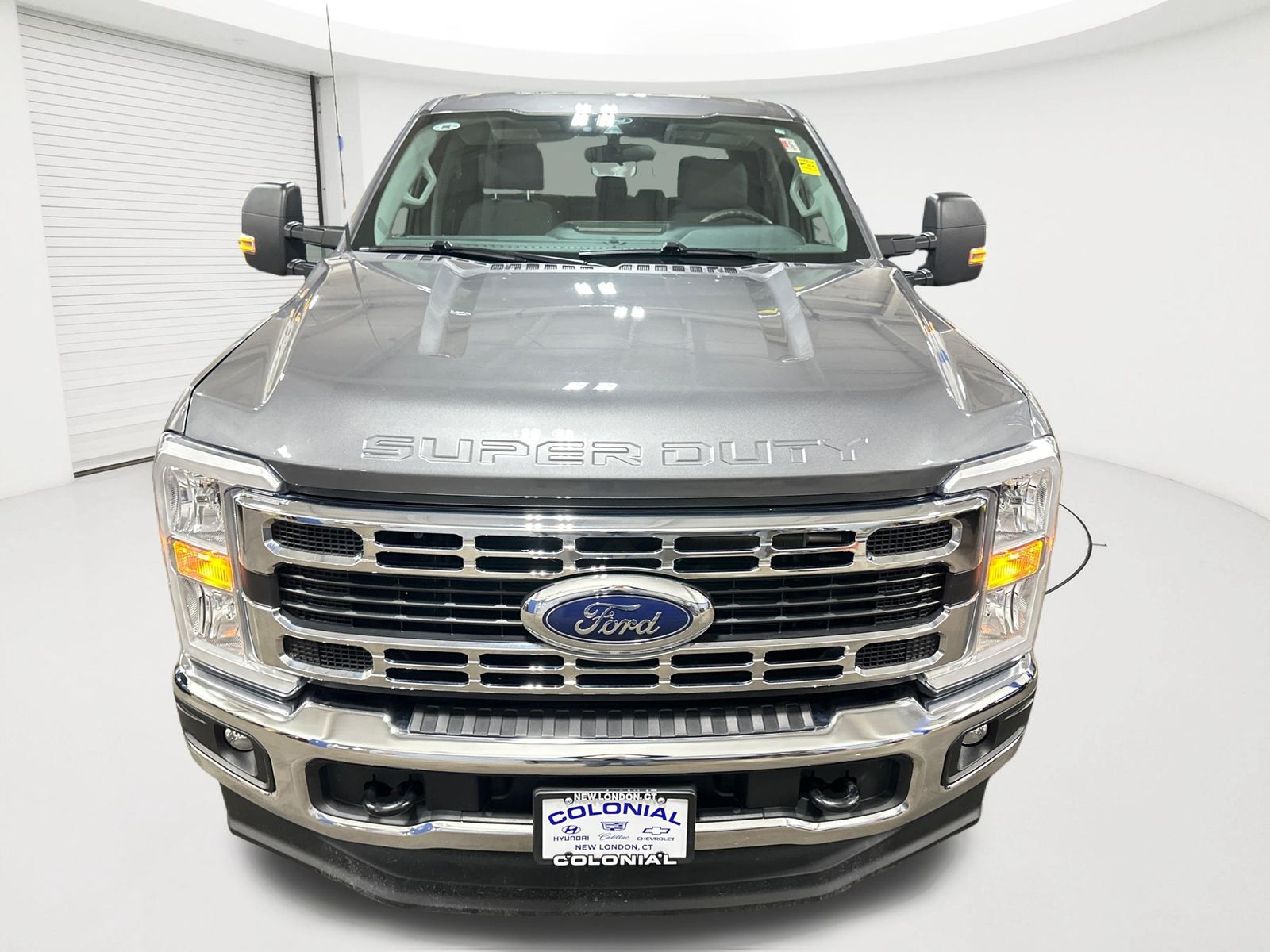 2025 Ford F-250 XLT Image 2 of 27