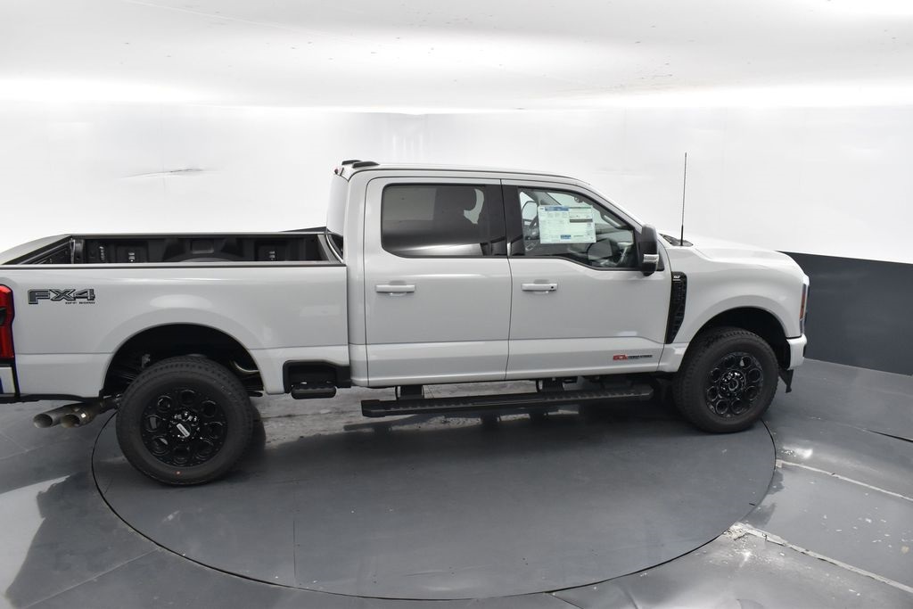 2025 Ford F-350 XLT Image 17 of 43
