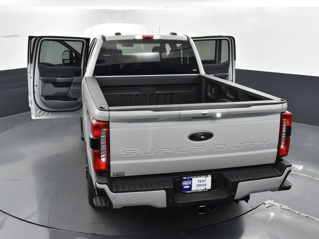 2025 Ford F-350 XLT Image 32 of 43