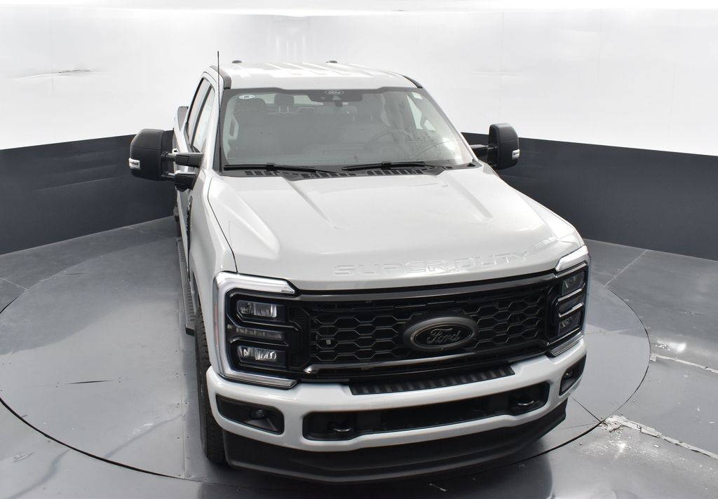 2025 Ford F-350 XLT Image 12 of 43