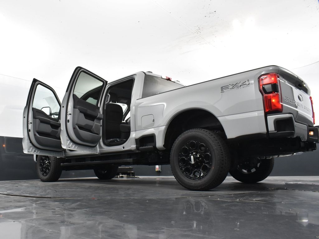 2025 Ford F-350 XLT Image 22 of 43