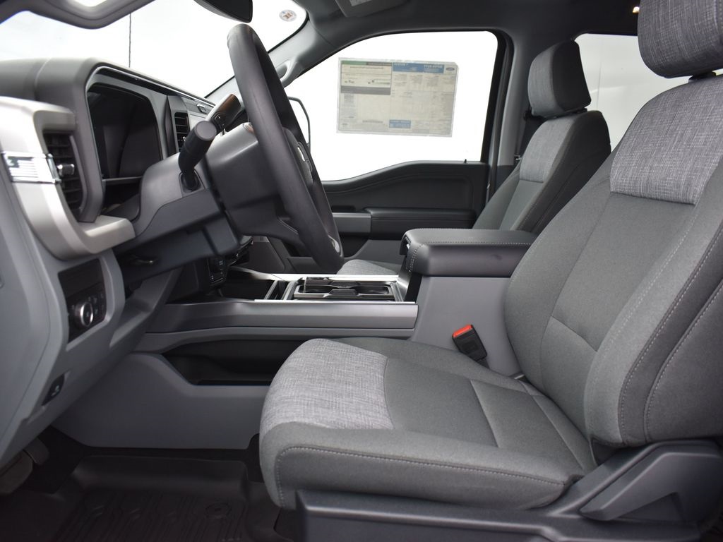 2025 Ford F-350 XLT Image 35 of 43