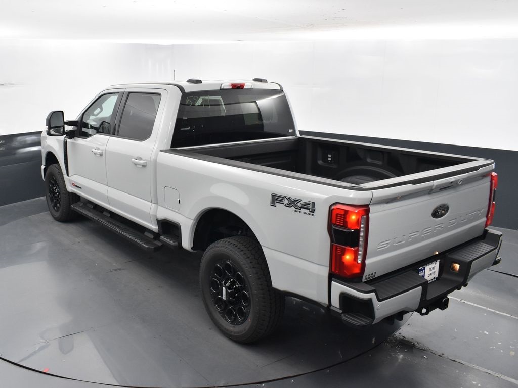 2025 Ford F-350 XLT Image 28 of 43