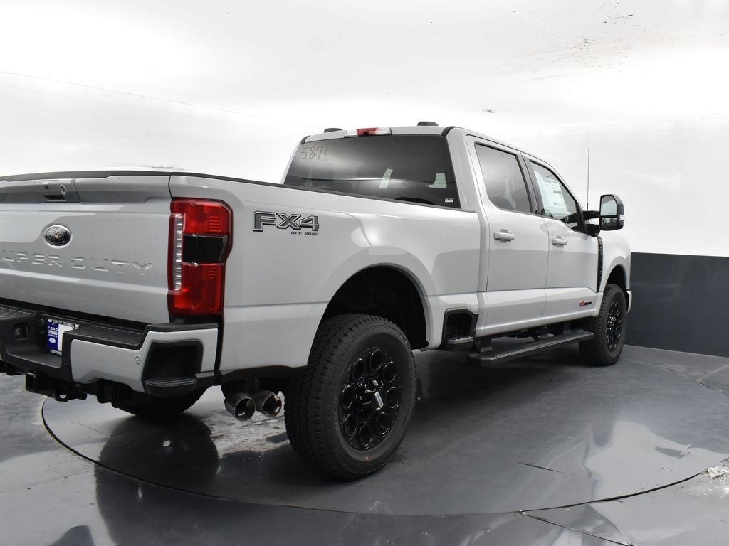 2025 Ford F-350 XLT Image 16 of 43