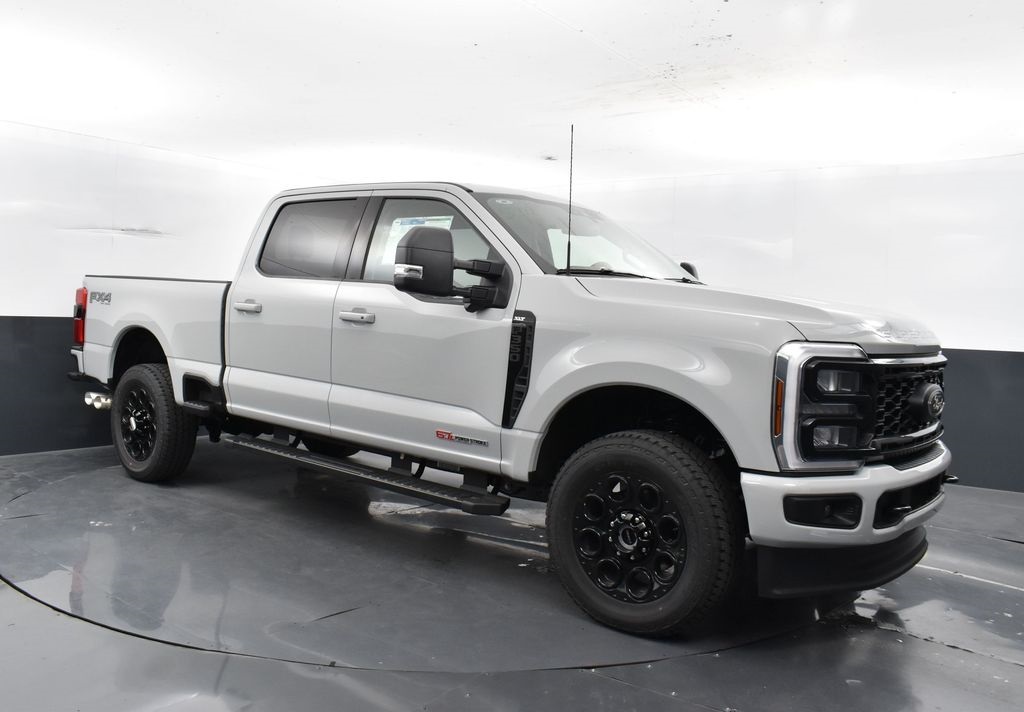 2025 Ford F-350 XLT Image 10 of 43
