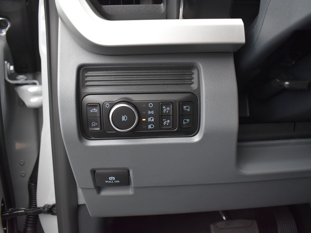 2025 Ford F-350 XLT Image 42 of 43
