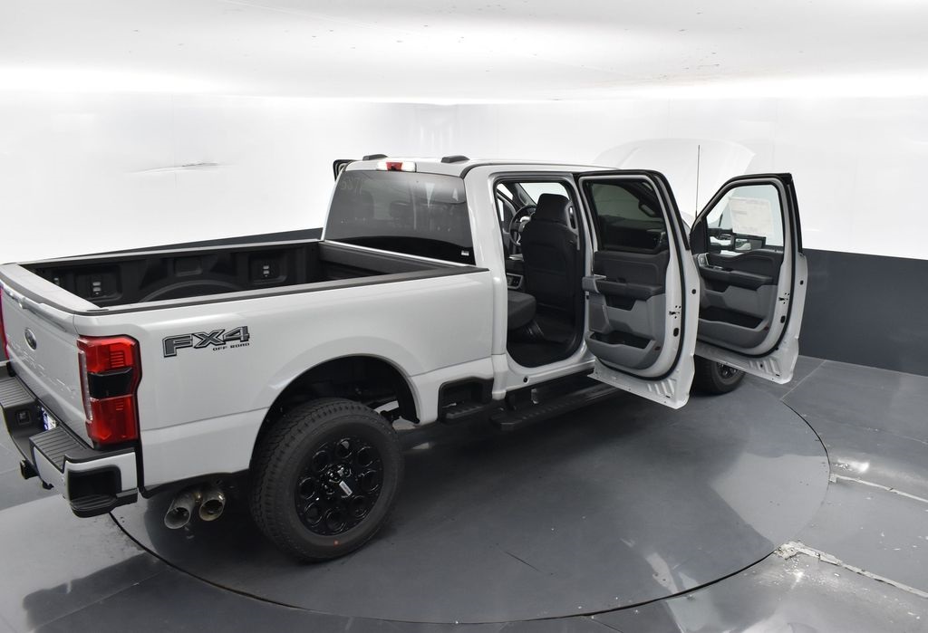 2025 Ford F-350 XLT Image 19 of 43
