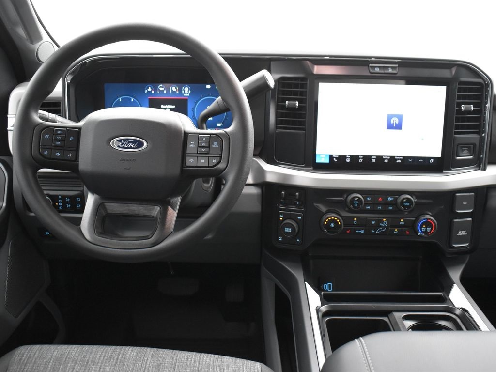 2025 Ford F-350 XLT Image 38 of 43