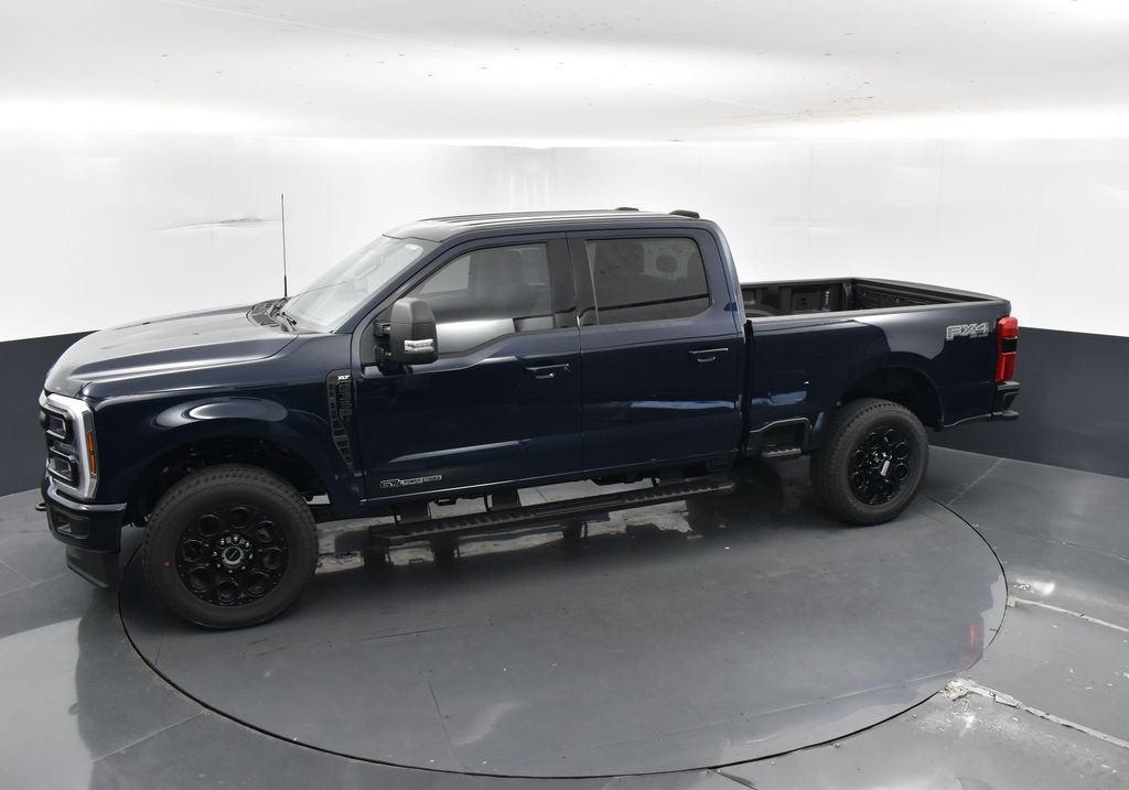 2025 Ford F-350 XLT Image 2 of 43
