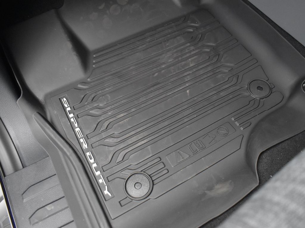 2025 Ford F-350 XLT Image 35 of 43