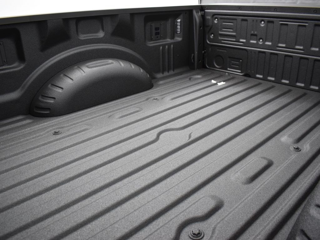 2025 Ford F-350 XLT Image 32 of 43