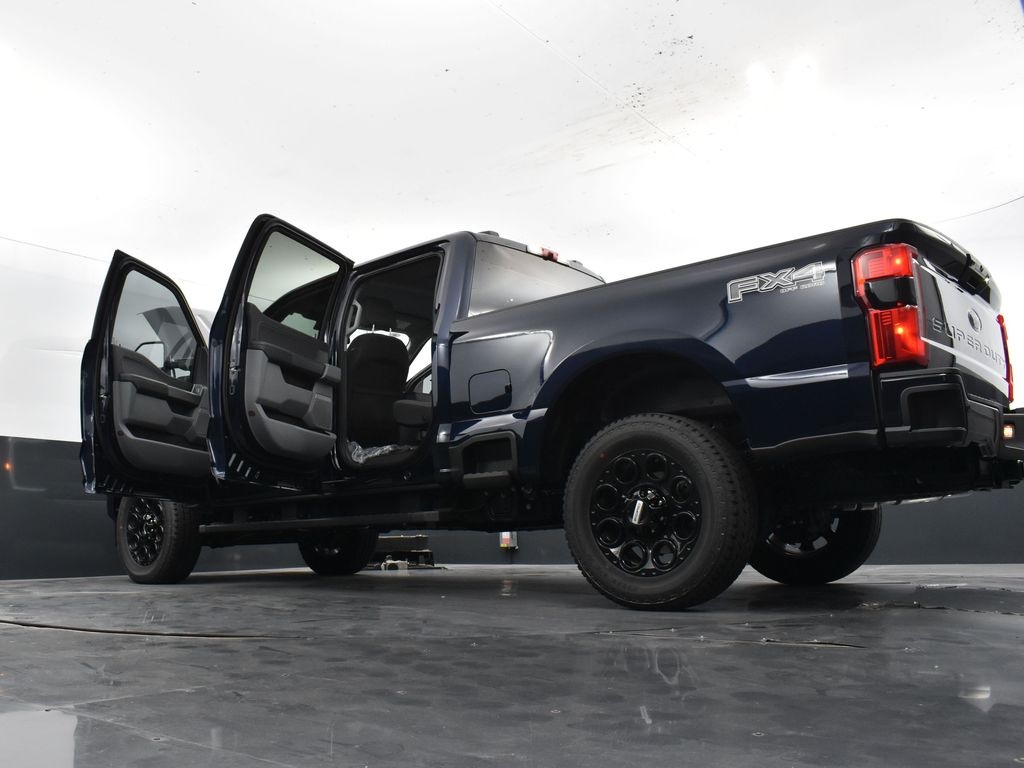 2025 Ford F-350 XLT Image 21 of 43