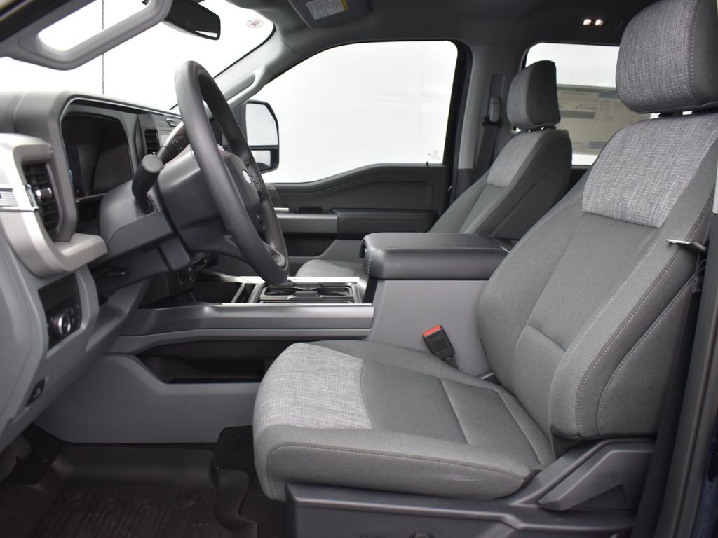 2025 Ford F-350 XLT Image 37 of 43