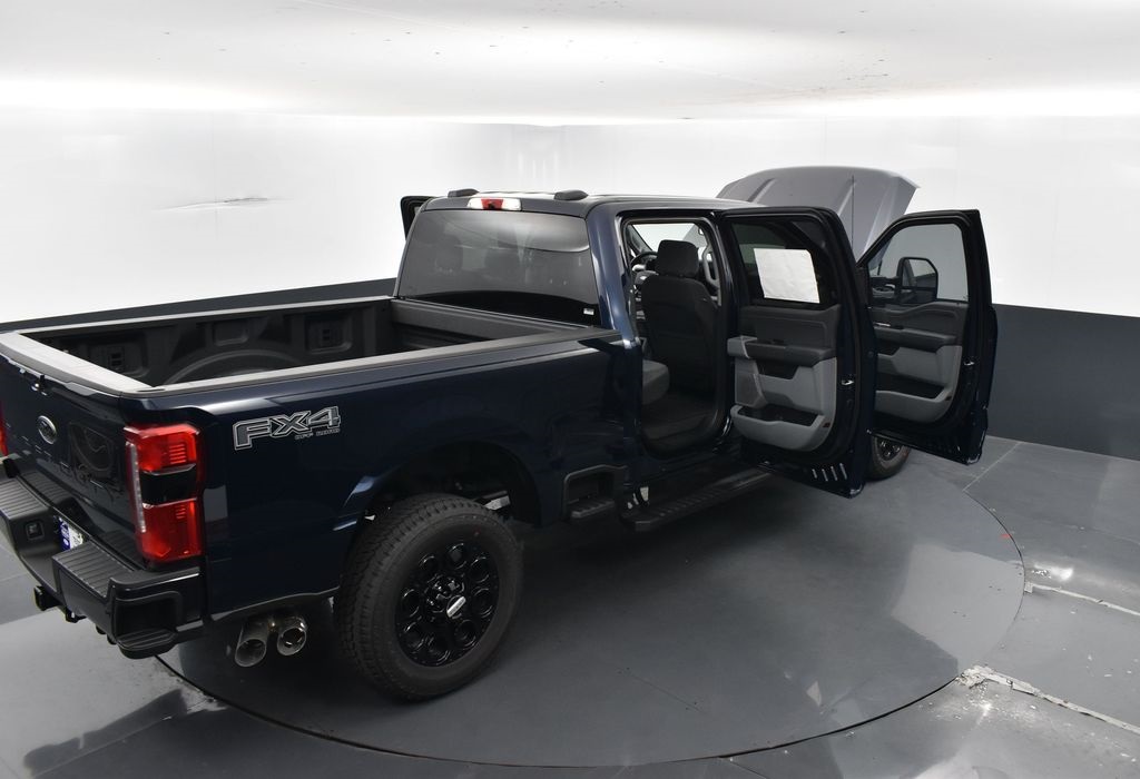 2025 Ford F-350 XLT Image 18 of 43