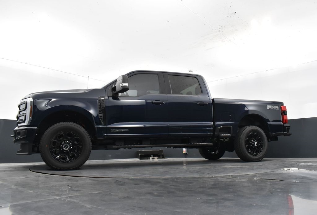 2025 Ford F-350 XLT Image 30 of 43