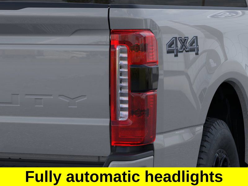 Vehicle image 21 of 23