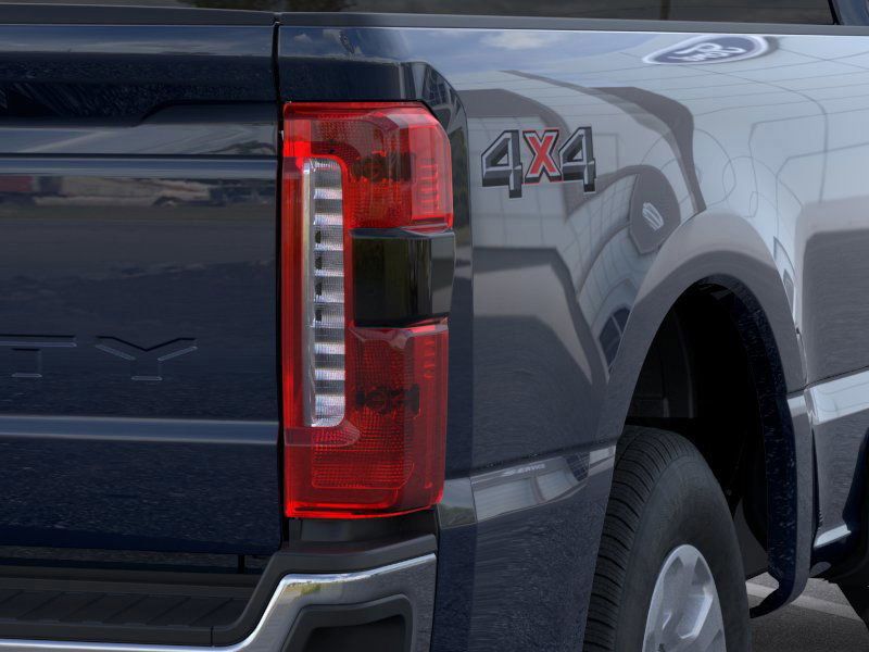 Vehicle image 17 of 23