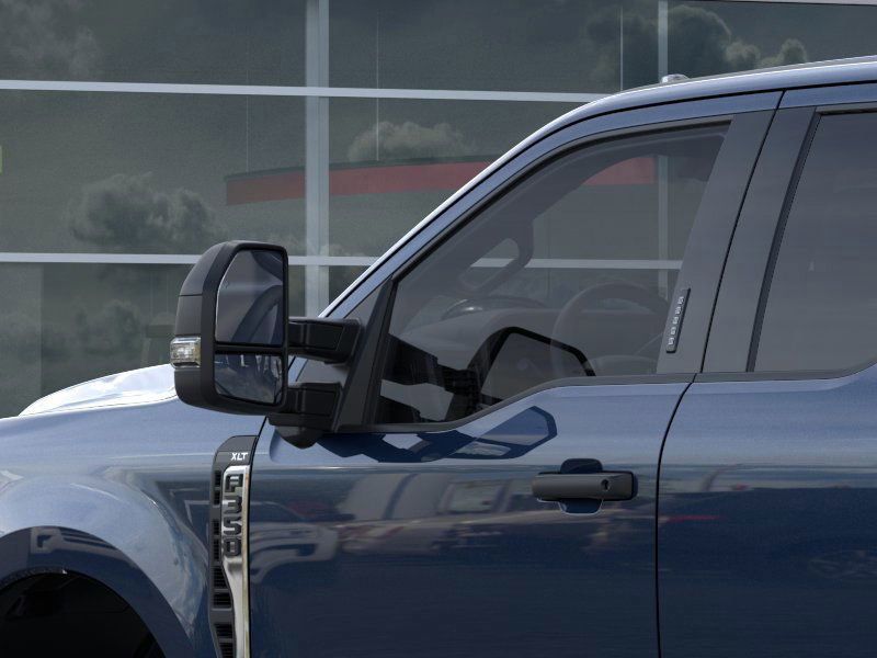 Vehicle image 18 of 23